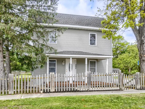 442 S Court St, Lapeer, MI 48446