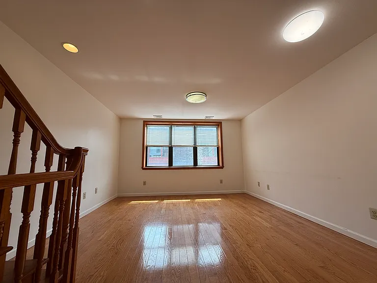 1229 Wood St #2F — Photo 14