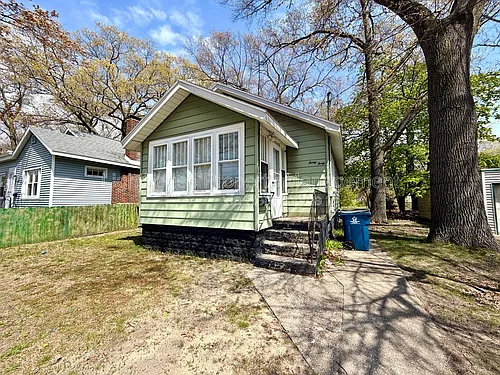 3040 Temple St Photo 1