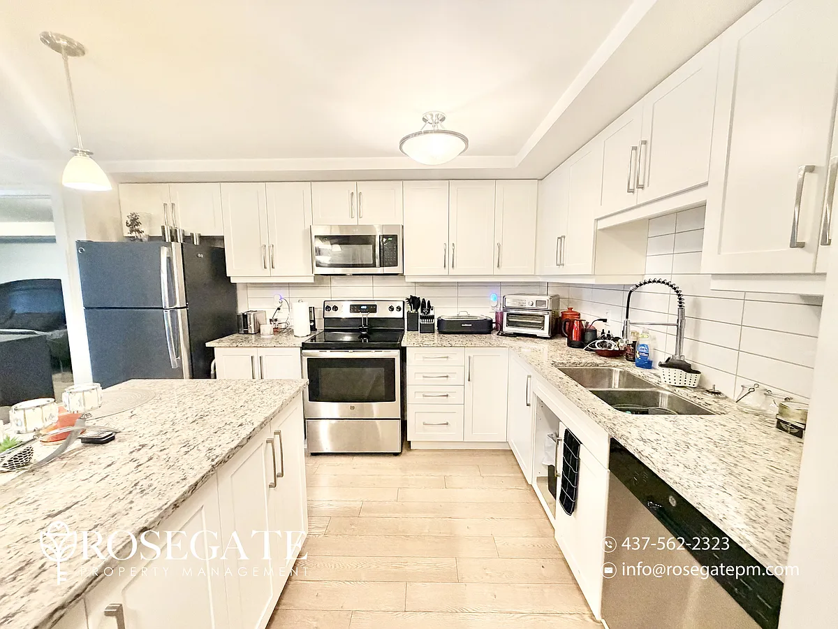 Building Photo - 778 Laurelwood Dr #405
