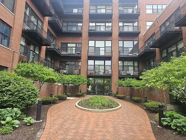 2323 W Pershing Rd #128 — Photo 3