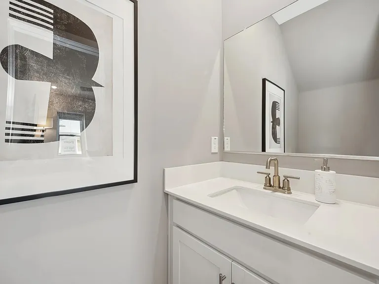 2818 W White Feather Ln — Photo 11