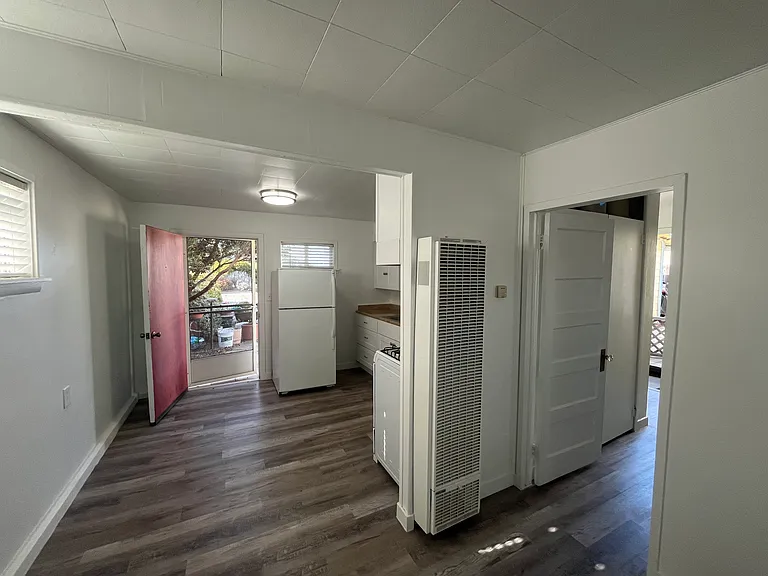 2916 Alder Ave — Photo 2