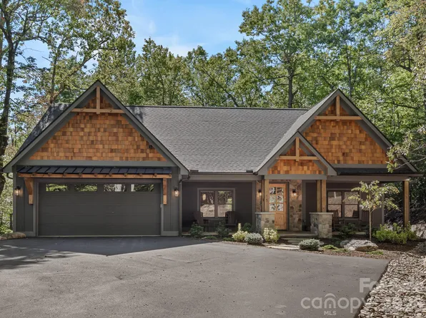 15 W Moytoy Ln, Brevard, NC 28712