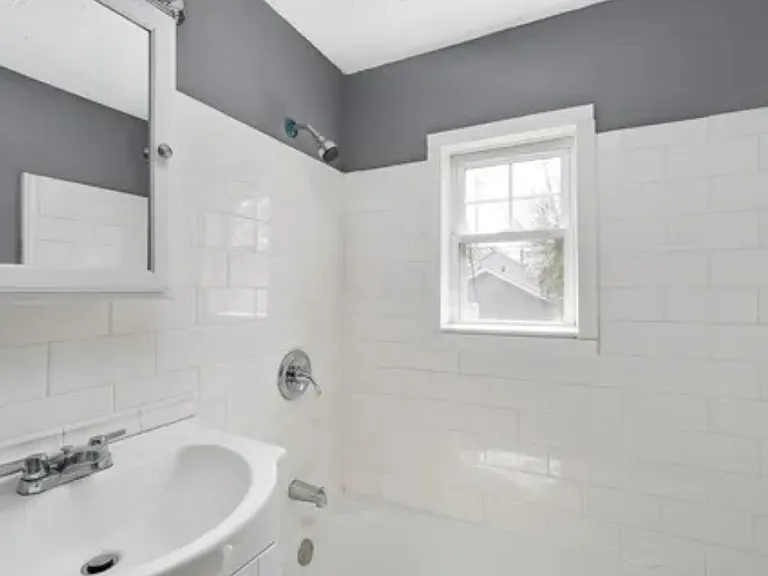 1415 Manchester Ave — Photo 4