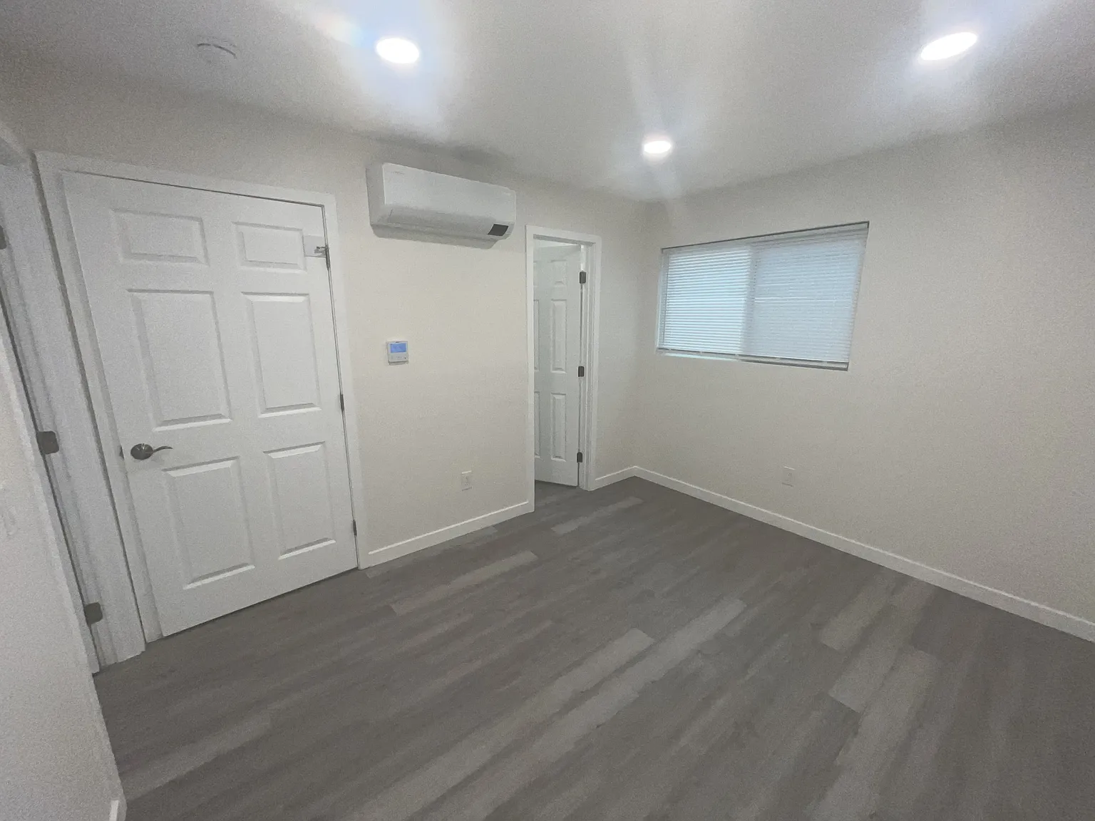 1875 Julian Av - 3 — Photo 4
