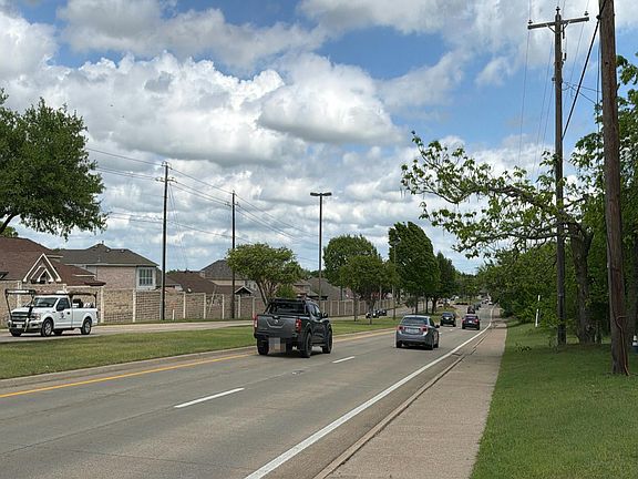 4th image of 1120 W Beltline Rd