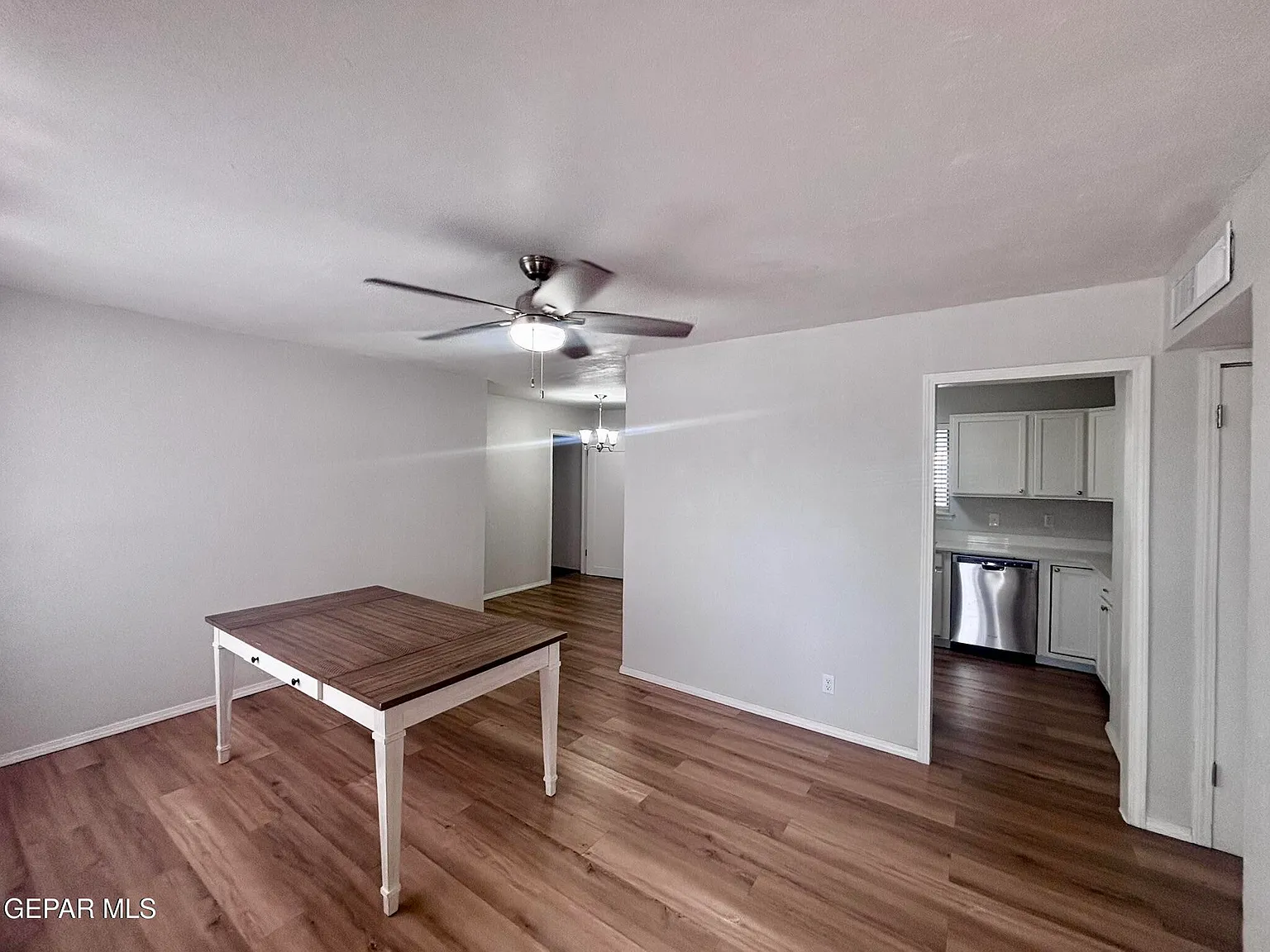 4 bed, 1739 sqft, $2,095 — Photo 4