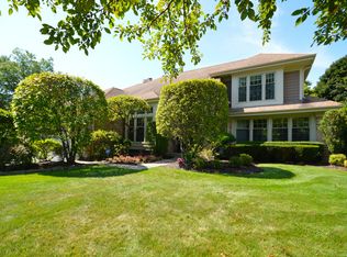 569 Dover Ct, Buffalo Grove, IL