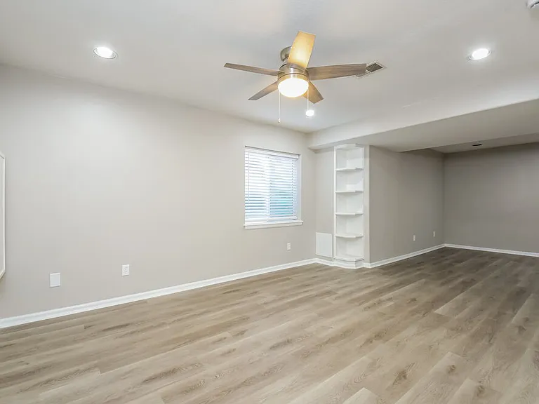 12158 Hudson Ct — Photo 16