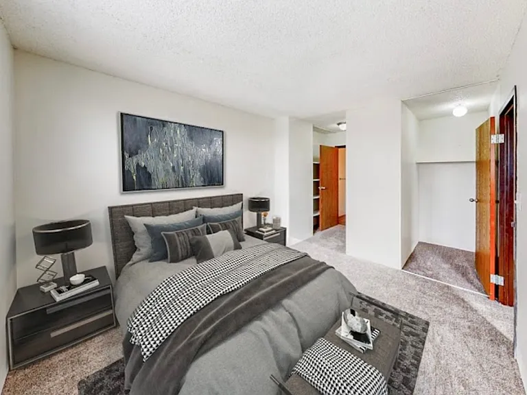 Riverview Apartments — Photo 15