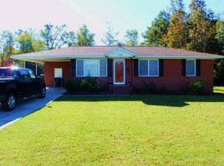 710 Country Club Rd, Jacksonville, NC 28546