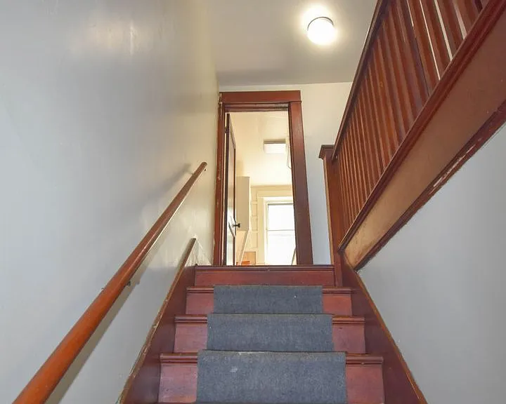 203-205 S Summit St — Photo 8