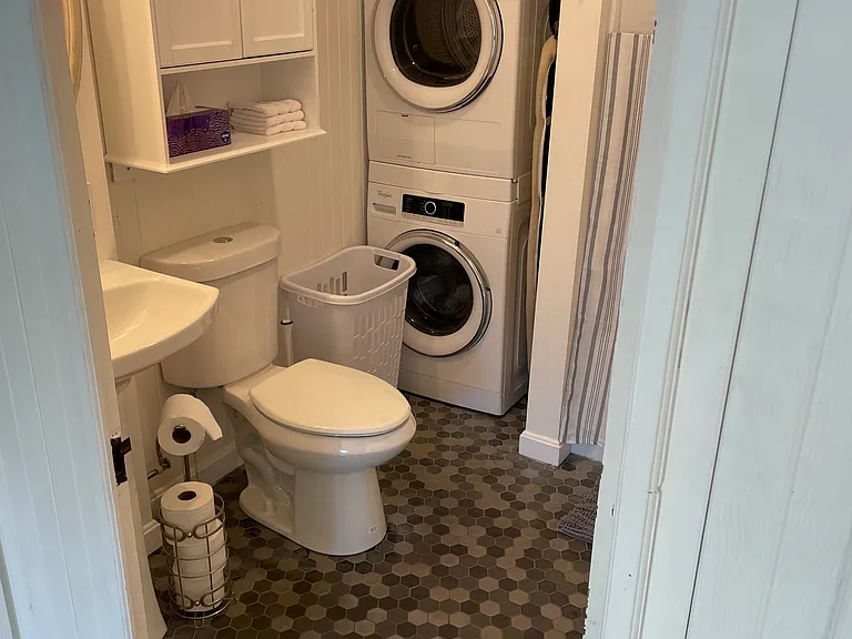 32 Grove Ave — Photo 10
