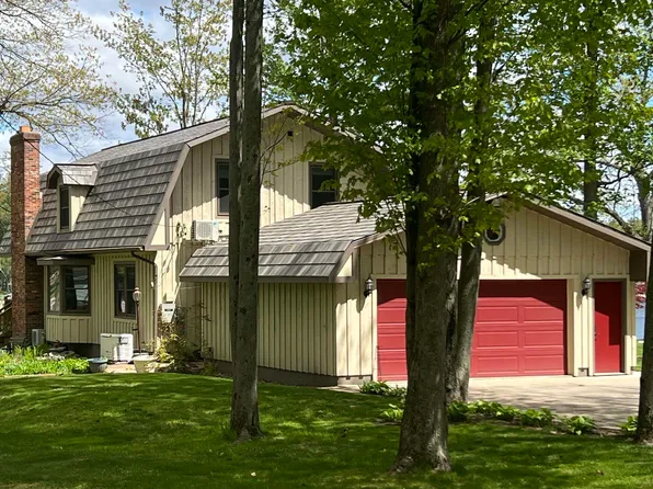 3430 W River Dr, Gladwin, MI 48624
