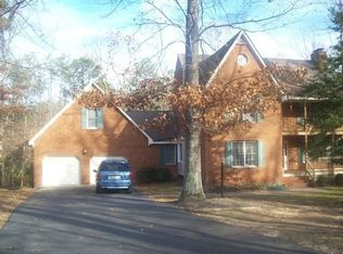 11051 Golden Leaf Rd, North Chesterfield, VA 23237