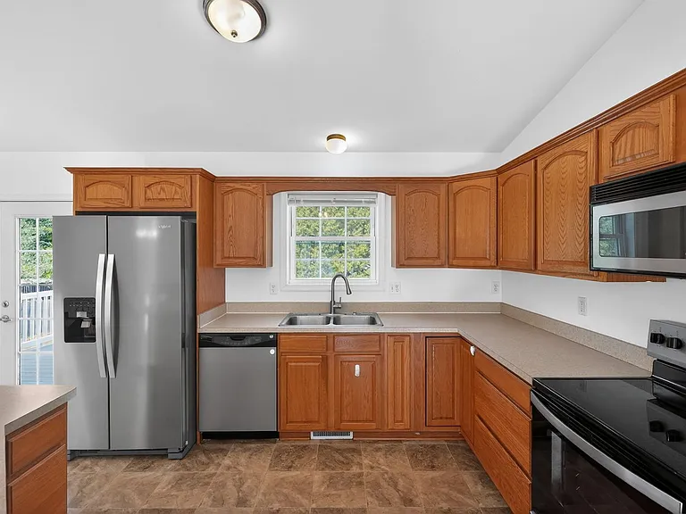 22628 Rue Woods Dr — Photo 2