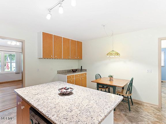 4th image of 105 Joe Baldwin Dr