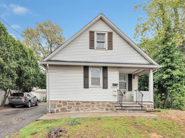 26 Longfellow Avenue, Fairfield, CT 06825