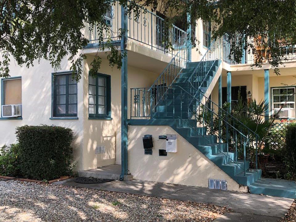 1st image of 1031 E Glenoaks Blvd #1/2