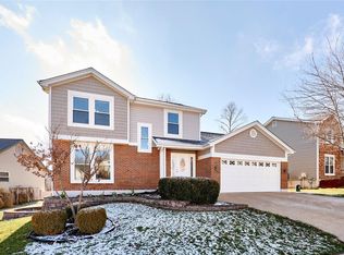 978 Oakwood Farms Ln, Ballwin, MO 63021