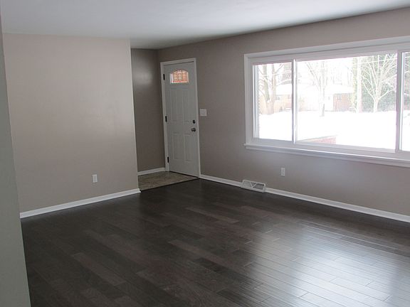 4th image of 2973 Wilbanks Dr