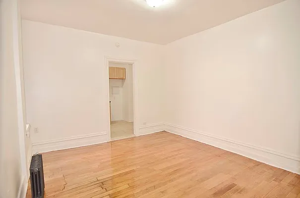 Rented by Park Property Advisors | media 7