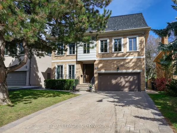 82 Munro Blvd, Toronto, ON M2P 1C4