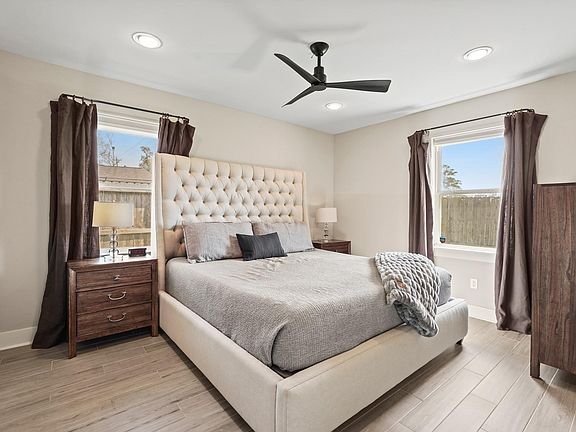 3rd image of 5009 Libbey Ln