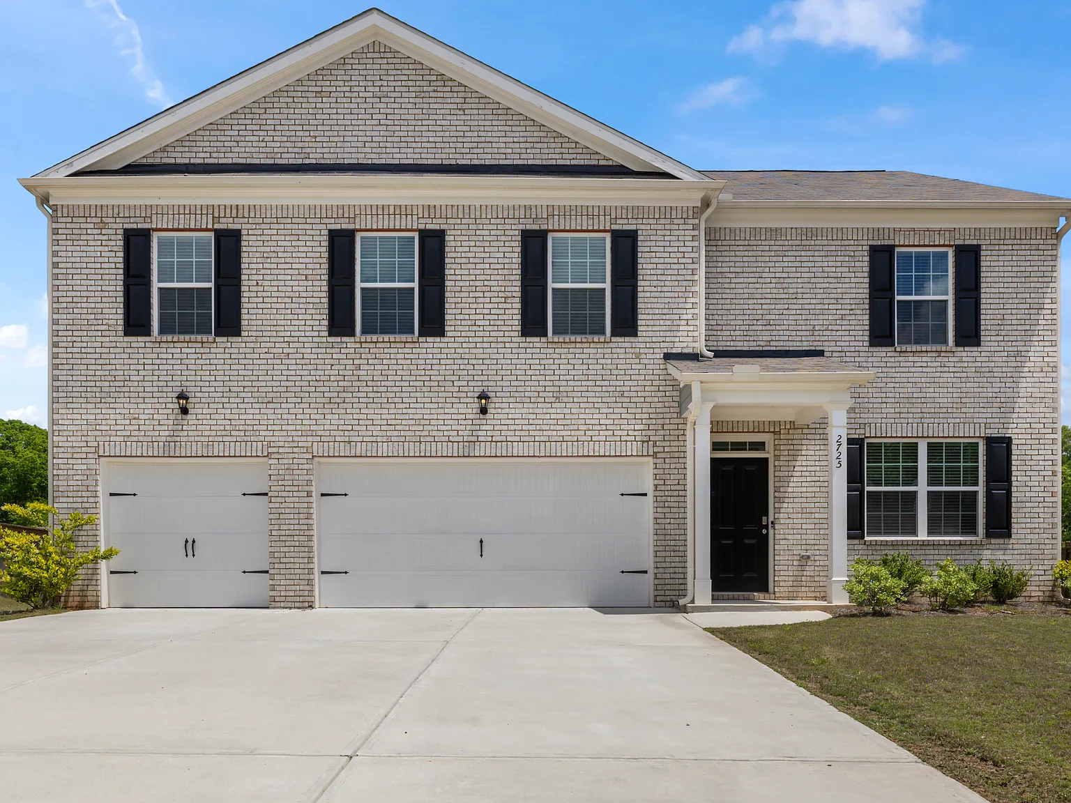 5 bed, 3411 sqft, $3,650 — Photo 3