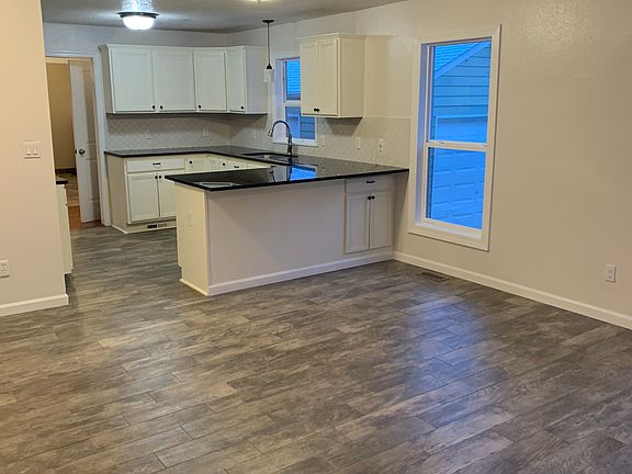 3rd image of 3806 NE 65th St