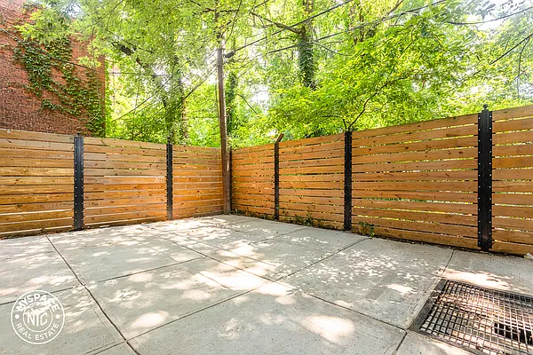 Rented by MySpaceNYC | media 19