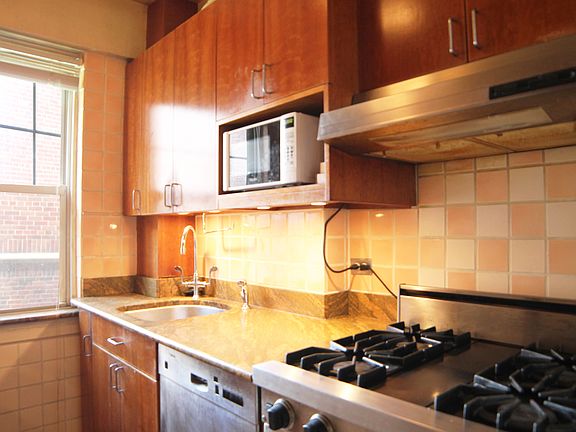 2nd image of 200 Cabrini Blvd APT 43