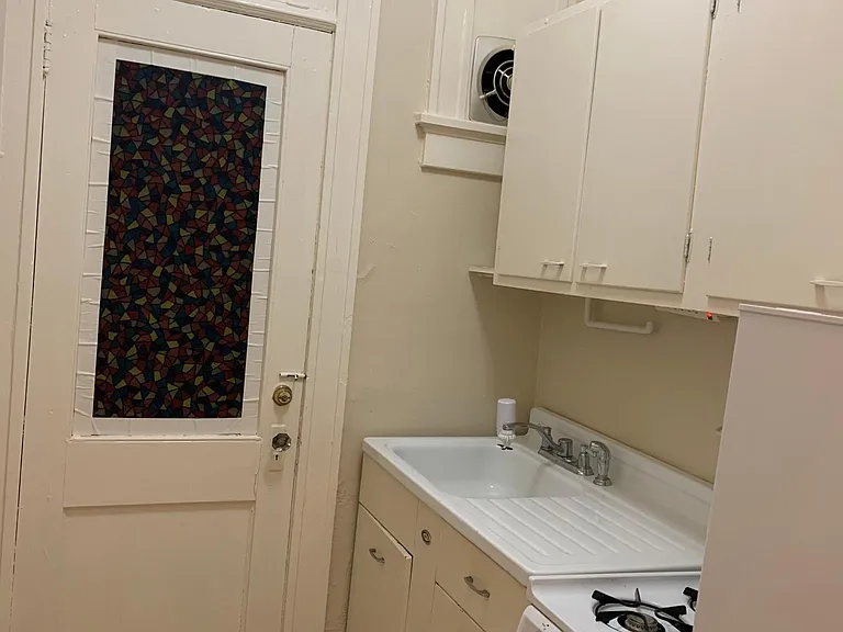 935 Blue Ridge Ave NE #3 — Photo 9