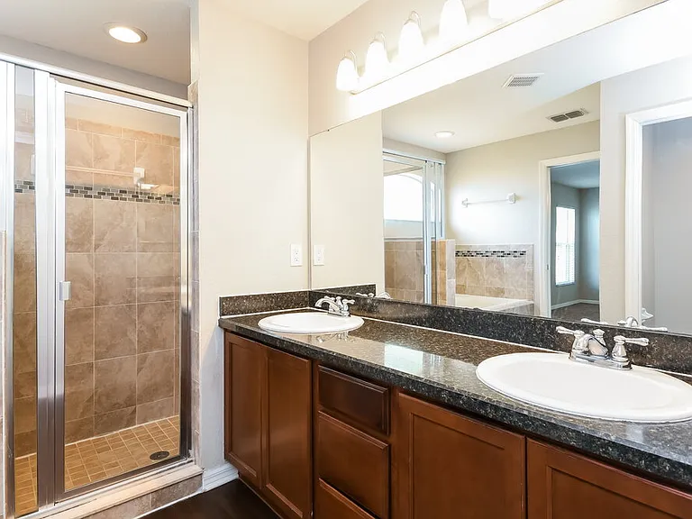 4736 Summerfield Cir — Photo 11