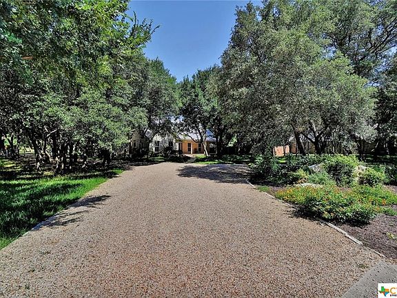 3rd image of 1000 Salado Oaks Dr