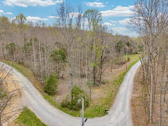 3rd image of 6.12 N Cave Valley Rd