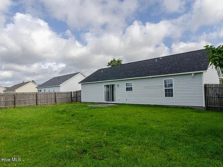 2716 Valor Dr — Photo 18