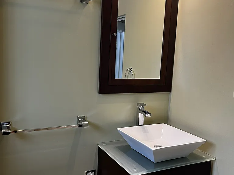917 Gates Ave — Photo 13