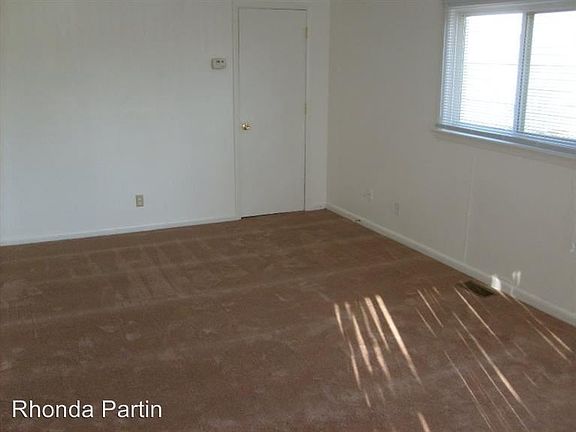 4th image of 2731 Oneida Dr