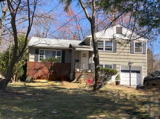 4 Northbrook Rd, Spring Valley, NY 10977