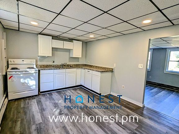 2nd image of 7 Bennett St Unit 2