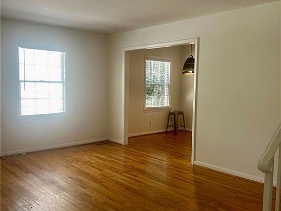 3rd image of 2429 Glenwood Dr NE #B