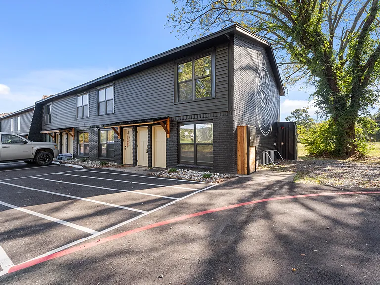 2210 Washington Ave #9 — Photo 4
