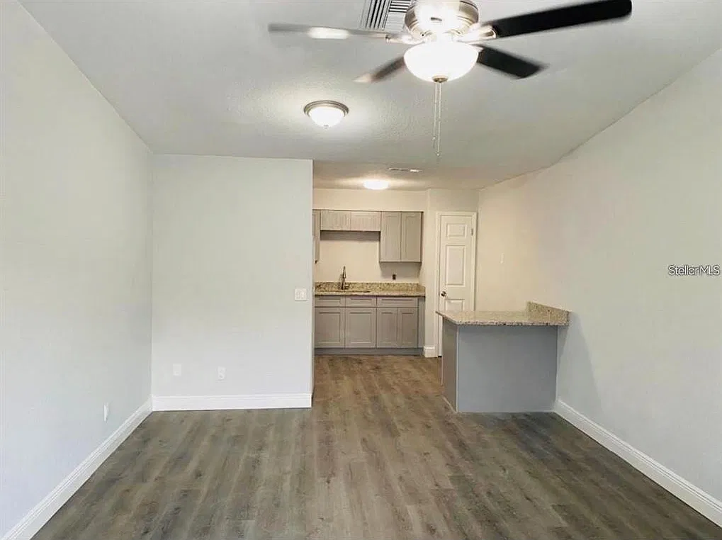 2 bed, 1.0 bath, 895 sqft, $1,349 — Photo 2