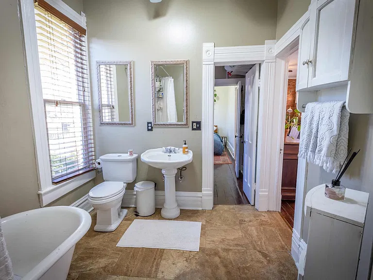 120 W Maple Ave — Photo 12