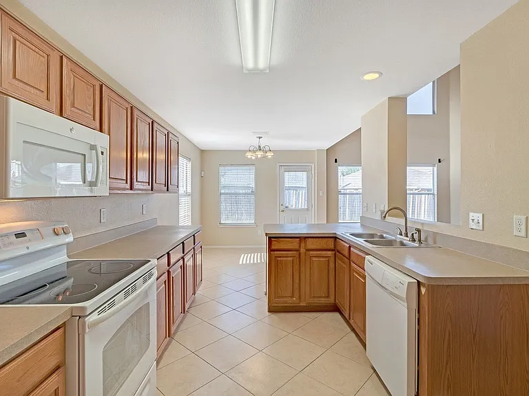 1029 Magnolia Ln — Photo 10