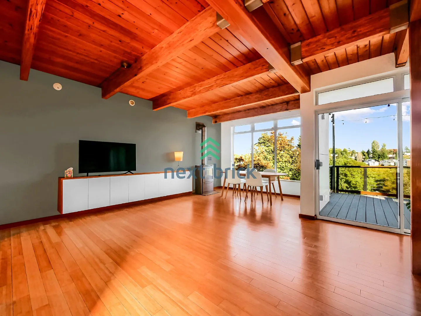 A modern 3 bedroom and 2.5 bathroom house for rent! — Photo 3
