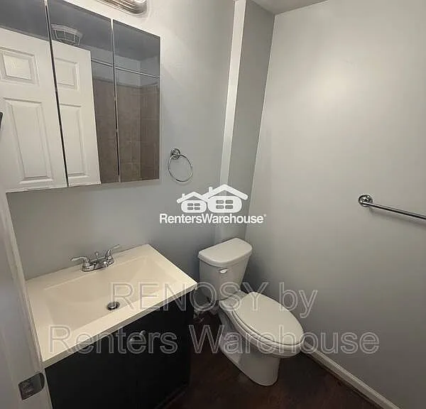 907 Woodbridge Ct #A — Photo 8
