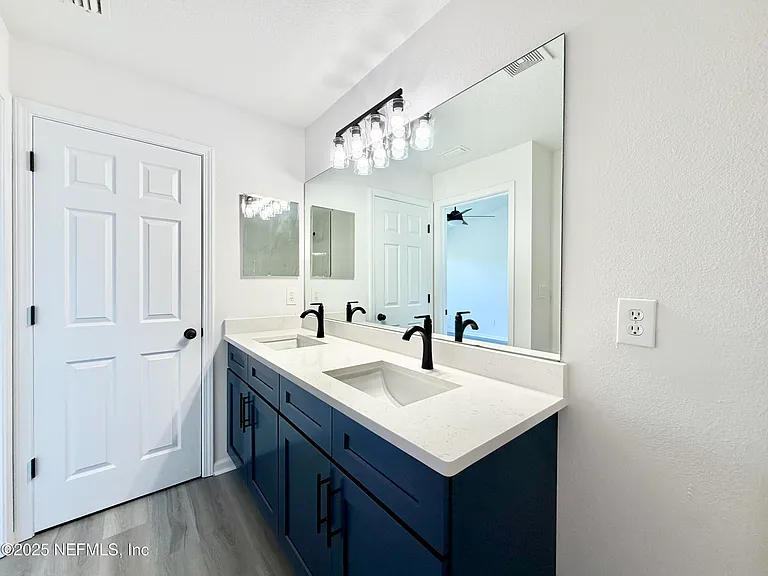 13424 English Peak Ct — Photo 12